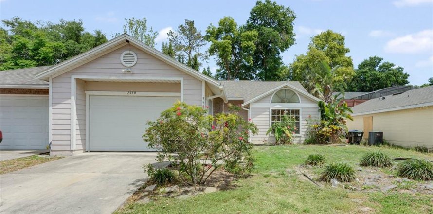 Duplex in Orlando, Florida 3 bedrooms, 120.87 sq.m. № 1829904