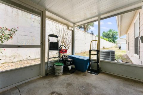 Duplex in Orlando, Florida 3 bedrooms, 120.87 sq.m. № 1829904 - photo 12
