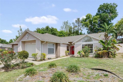 Duplex in Orlando, Florida 3 bedrooms, 120.87 sq.m. № 1829904 - photo 2