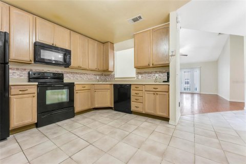 Duplex in Orlando, Florida 3 bedrooms, 120.87 sq.m. № 1829904 - photo 10