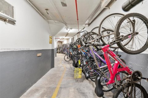 Copropriété à vendre à Miami Beach, Floride: 4 chambres, 285.21 m2 № 1968772 - photo 29