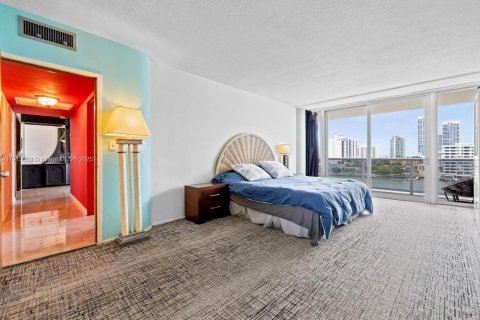 Copropriété à vendre à Miami Beach, Floride: 4 chambres, 285.21 m2 № 1968772 - photo 20