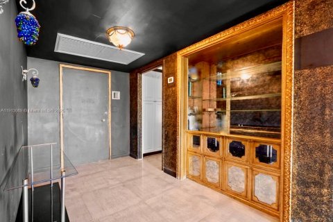 Copropriété à vendre à Miami Beach, Floride: 4 chambres, 285.21 m2 № 1968772 - photo 17