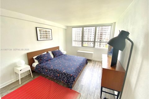 Condo in Miami Beach, Florida, 2 bedrooms  № 2028784 - photo 8
