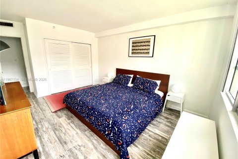 Condo in Miami Beach, Florida, 2 bedrooms  № 2028784 - photo 13