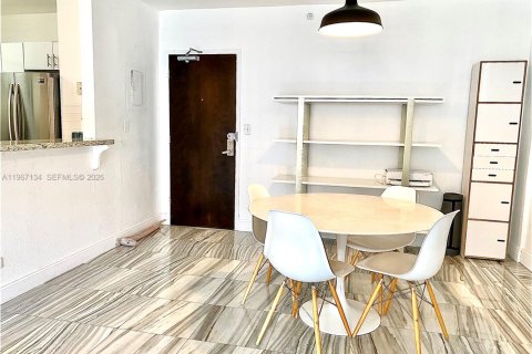 Condo in Miami Beach, Florida, 2 bedrooms  № 2028784 - photo 4