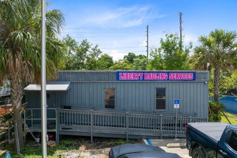 Commercial property in Apopka, Florida № 1242619 - photo 2