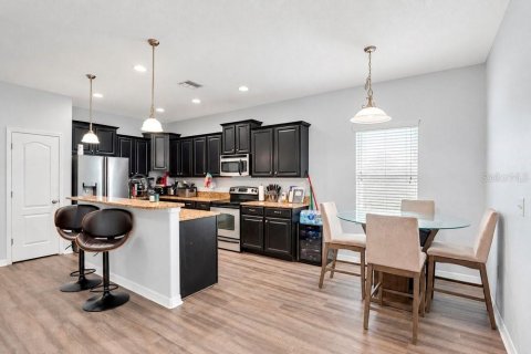 Villa ou maison à vendre à Apopka, Floride: 4 chambres, 220.09 m2 № 2408522 - photo 11
