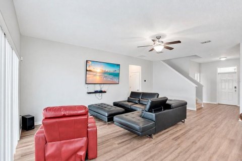 Villa ou maison à vendre à Apopka, Floride: 4 chambres, 220.09 m2 № 2408522 - photo 5