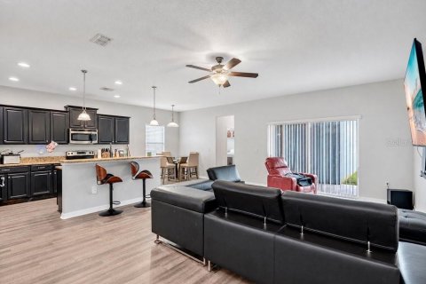 Villa ou maison à vendre à Apopka, Floride: 4 chambres, 220.09 m2 № 2408522 - photo 6