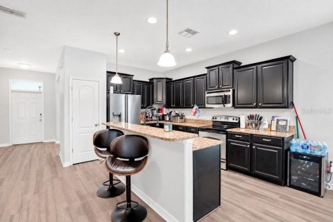 Villa ou maison à vendre à Apopka, Floride: 4 chambres, 220.09 m2 № 2408522 - photo 10