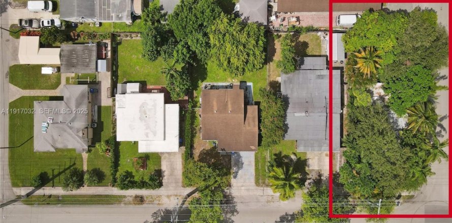 Commercial property in Hollywood, Florida 83.15 sq.m. № 2020554