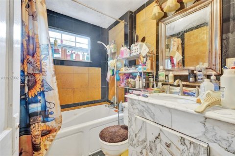 Commercial property in Hollywood, Florida 83.15 sq.m. № 2020554 - photo 30