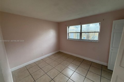 Condo in Dania Beach, Florida, 2 bedrooms  № 2040571 - photo 5