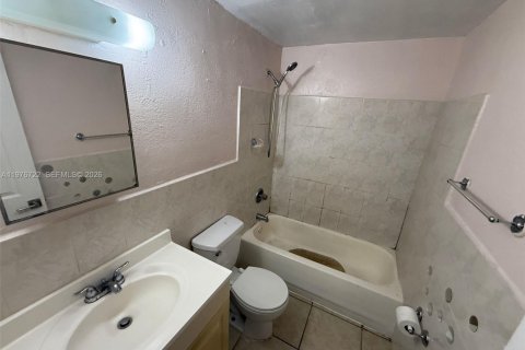 Condo in Dania Beach, Florida, 2 bedrooms  № 2040571 - photo 6