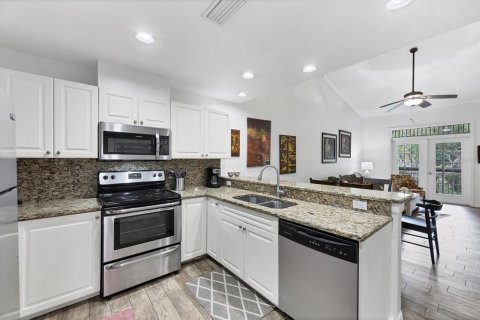 Condo in Bradenton, Florida, 2 bedrooms  № 1910767 - photo 8