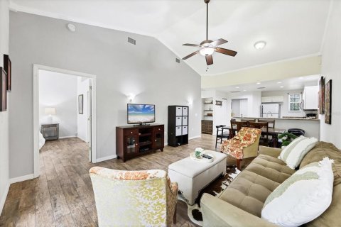 Condo in Bradenton, Florida, 2 bedrooms  № 1910767 - photo 5