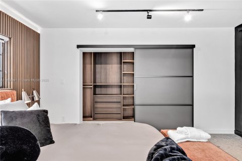 House in Fort Lauderdale, Florida 5 bedrooms, 214.51 sq.m. № 1864301 - photo 28