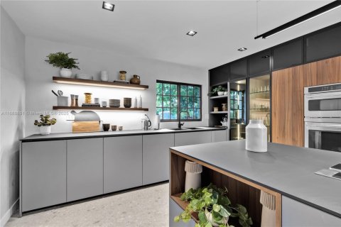 House in Fort Lauderdale, Florida 5 bedrooms, 214.51 sq.m. № 1864301 - photo 14