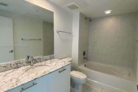 Condo in Miami, Florida, 1 bedroom  № 2023793 - photo 9