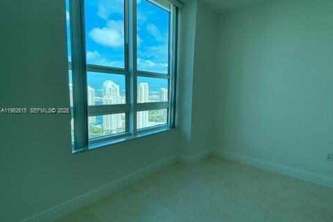 Condo in Miami, Florida, 1 bedroom  № 2023793 - photo 7