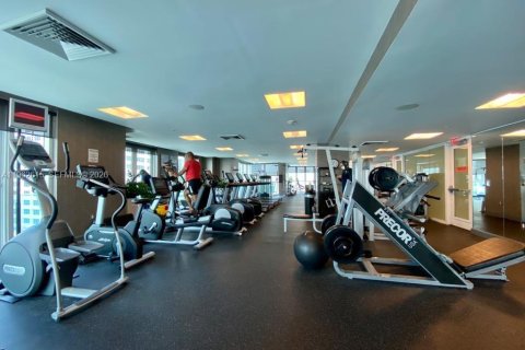 Condo in Miami, Florida, 1 bedroom  № 2023793 - photo 15