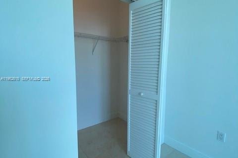 Condo in Miami, Florida, 1 bedroom  № 2023793 - photo 8