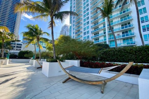 Condo in Miami, Florida, 1 bedroom  № 2023793 - photo 12