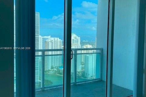 Condo in Miami, Florida, 1 bedroom  № 2023793 - photo 3