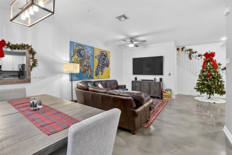 Townhouse in Davie, Florida 3 bedrooms, 170.48 sq.m. № 1992793 - photo 10