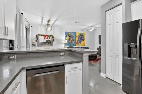 Townhouse in Davie, Florida 3 bedrooms, 170.48 sq.m. № 1992793 - photo 14