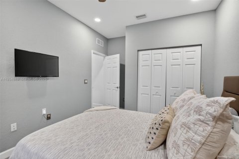 Townhouse in Davie, Florida 3 bedrooms, 170.48 sq.m. № 1992793 - photo 24