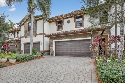 Townhouse in Davie, Florida 3 bedrooms, 170.48 sq.m. № 1992793 - photo 2