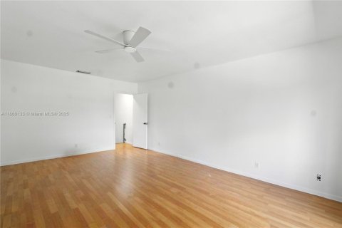 Adosado en venta en Sunrise, Florida, 2 dormitorios, 148.64 m2 № 1889467 - foto 25