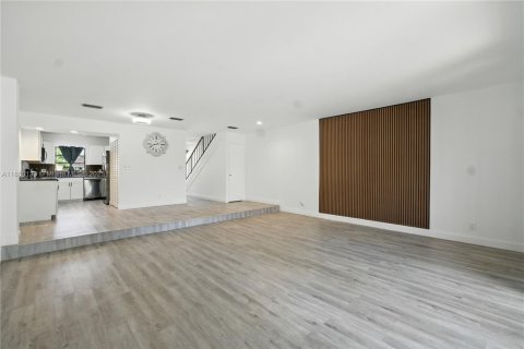 Adosado en venta en Sunrise, Florida, 2 dormitorios, 148.64 m2 № 1889467 - foto 1