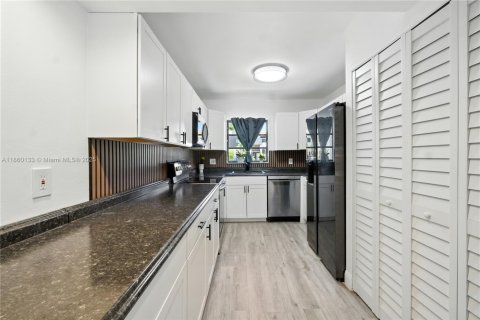 Adosado en venta en Sunrise, Florida, 2 dormitorios, 148.64 m2 № 1889467 - foto 12