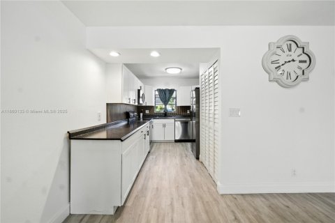 Adosado en venta en Sunrise, Florida, 2 dormitorios, 148.64 m2 № 1889467 - foto 4