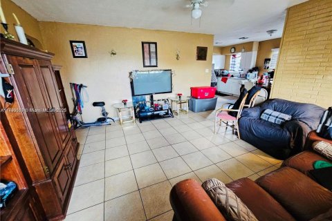 Casa en venta en Fort Lauderdale, Florida, 4 dormitorios, 127.09 m2 № 1920810 - foto 9