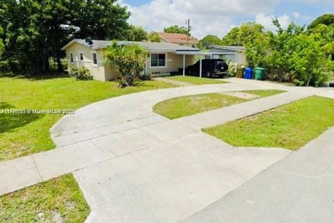 Casa en venta en Fort Lauderdale, Florida, 4 dormitorios, 127.09 m2 № 1920810 - foto 4