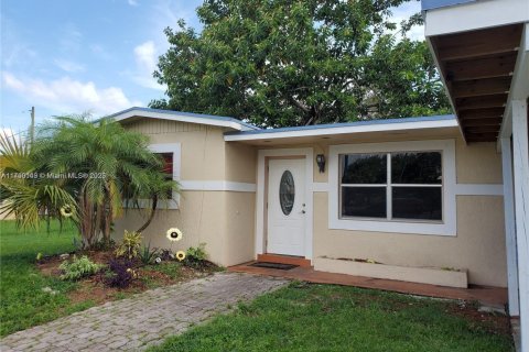 Casa en venta en Fort Lauderdale, Florida, 4 dormitorios, 127.09 m2 № 1920810 - foto 2