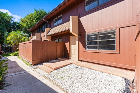 Adosado en venta en Miami, Florida, 3 dormitorios, 123.56 m2 № 1941157 - foto 2