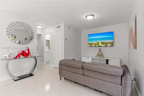 Adosado en venta en Miami, Florida, 3 dormitorios, 123.56 m2 № 1941157 - foto 13