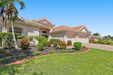Villa ou maison à vendre à Sarasota, Floride: 4 chambres, 211.63 m2 № 2431948 - photo 2