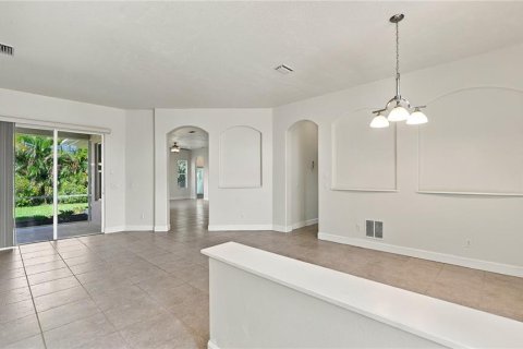 Villa ou maison à vendre à Sarasota, Floride: 4 chambres, 211.63 m2 № 2431948 - photo 6