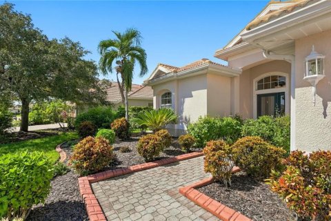 Villa ou maison à vendre à Sarasota, Floride: 4 chambres, 211.63 m2 № 2431948 - photo 4