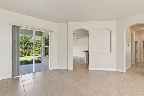 Villa ou maison à vendre à Sarasota, Floride: 4 chambres, 211.63 m2 № 2431948 - photo 8