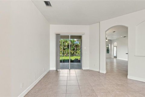 Villa ou maison à vendre à Sarasota, Floride: 4 chambres, 211.63 m2 № 2431948 - photo 7