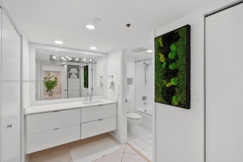 Condo in Aventura, Florida, 2 bedrooms  № 1942361 - photo 14