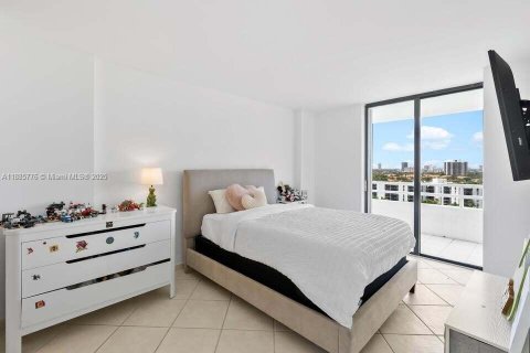 Condo in Aventura, Florida, 2 bedrooms  № 1942361 - photo 16