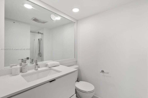Condo in Aventura, Florida, 2 bedrooms  № 1942361 - photo 20